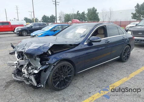 2018 Mercedes-Benz C 300 из США, поврежденный, VIN 55SWF4JB9JU281894